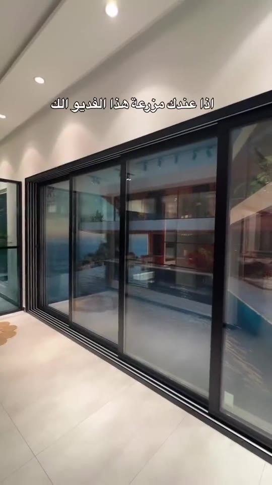 نظام سحاب متعدد الدرف في فيلا